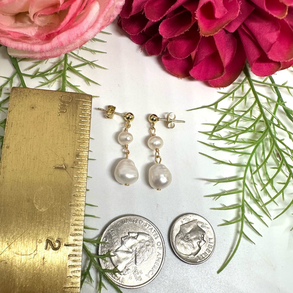NEW⚜️Freshwater Baroque Pearl Drop Earrings - Picture 4 of 4